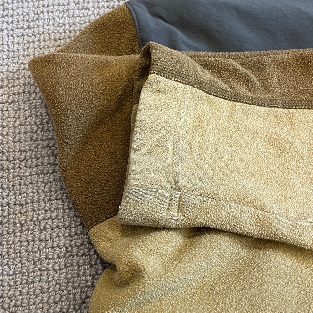 Patagonia Men's Tan and Black Jacket - Picture 8 of 14